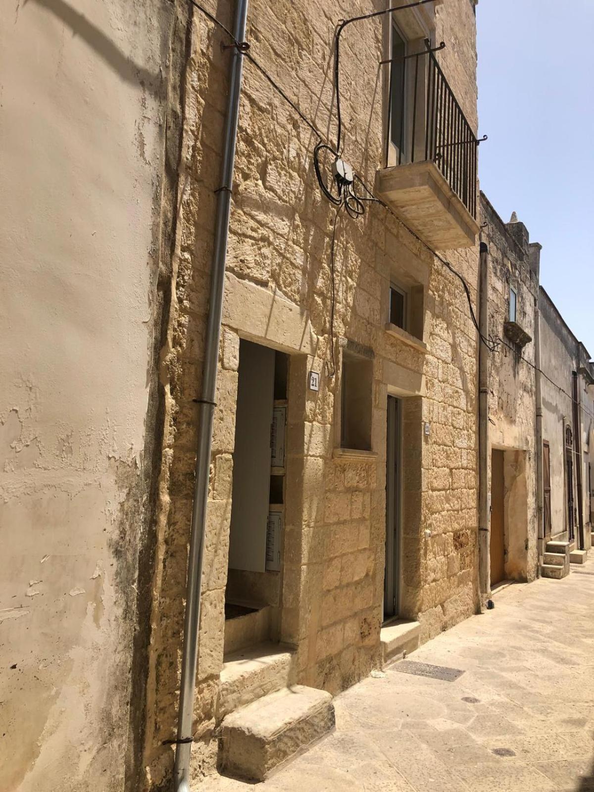 Odegos Monolocali Vico Sant'Antonio Villa Carpignano Salentino Exterior photo