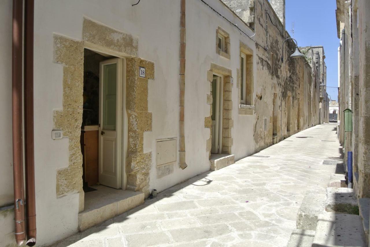 Odegos Monolocali Vico Sant'Antonio Villa Carpignano Salentino Exterior photo